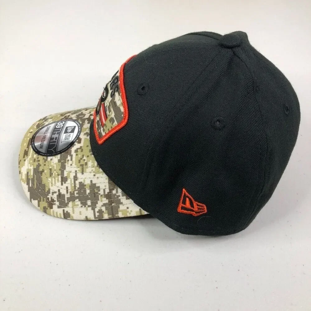 New Era Chicago Bears Salute To Service Hat Cap 39Thirty Flex S/M Black Camo NWT